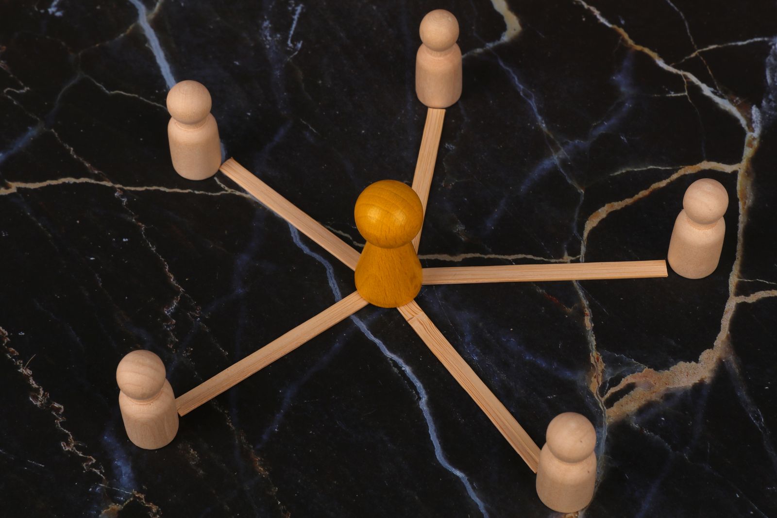 Figuras conectadas em rede representando o ciclo comercial entre os nove perfis do Ecossistema SC7N